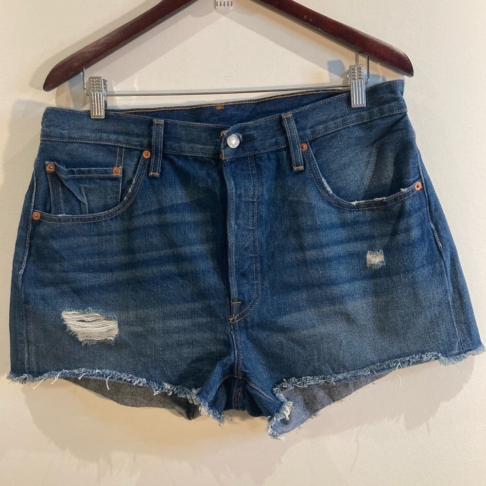 LEVI’S 501 Sz 32 Distressed Mid Wash Raw Hem Button Fly High Rise Jean Shorts